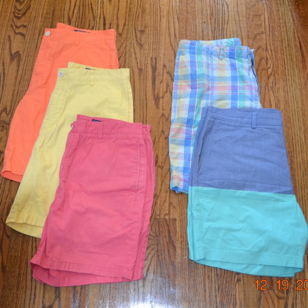 VINEYARD VINES SHORTS LOT (5)